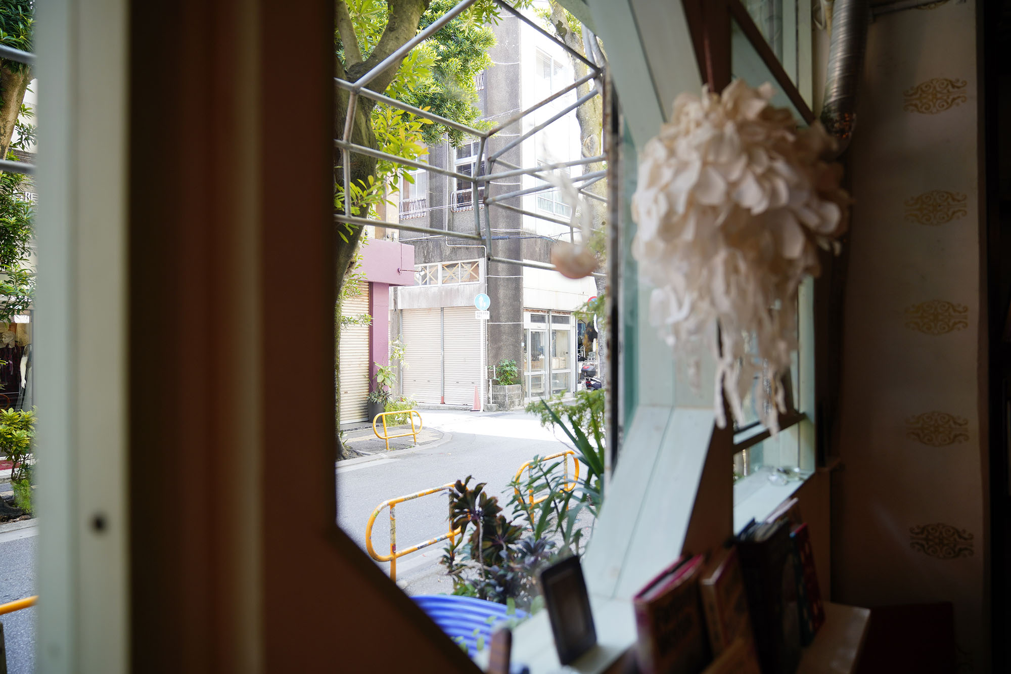 「Cafe プラヌラ」戌亥近江さん / 那覇市壺屋 浮島通り｜このまちで生きる人 インタビュー