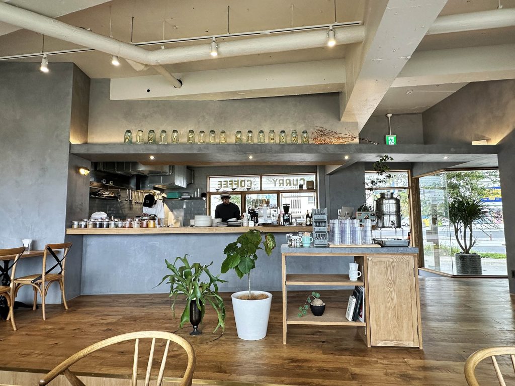 カレーが美味しいお洒落カフェ『VISTA CLUB CAFE』｜宜野湾市喜友名 / CELEBRATIONS maki