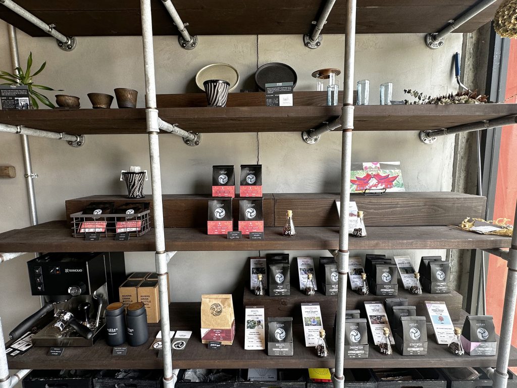 五感を超えるスペシャリティコーヒーの世界『rokkan COFFEE SHURI』|那覇市首里当蔵町 /CELEBRATIONS maki