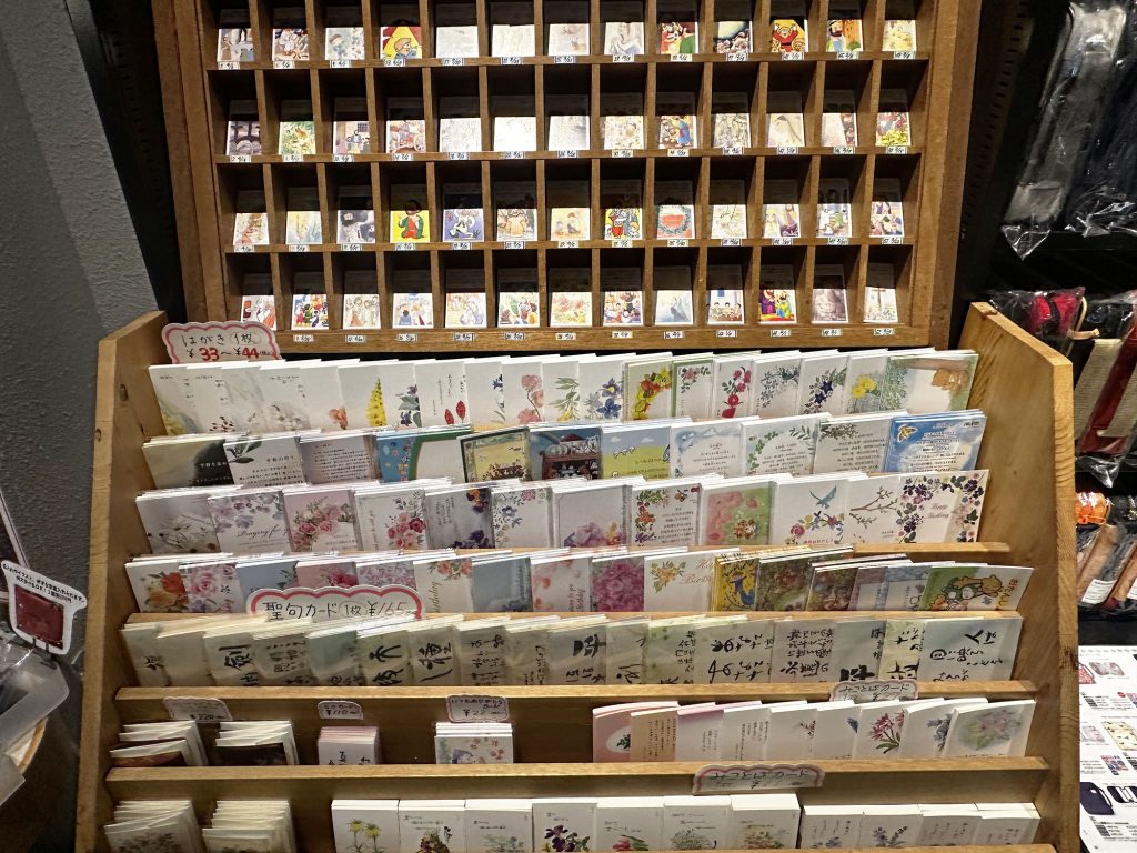 キリスト教書店『ライフセンタービブロス堂』で楽しめる雑貨やカフェ時間|那覇市曙 /CELEBRATIONS maki