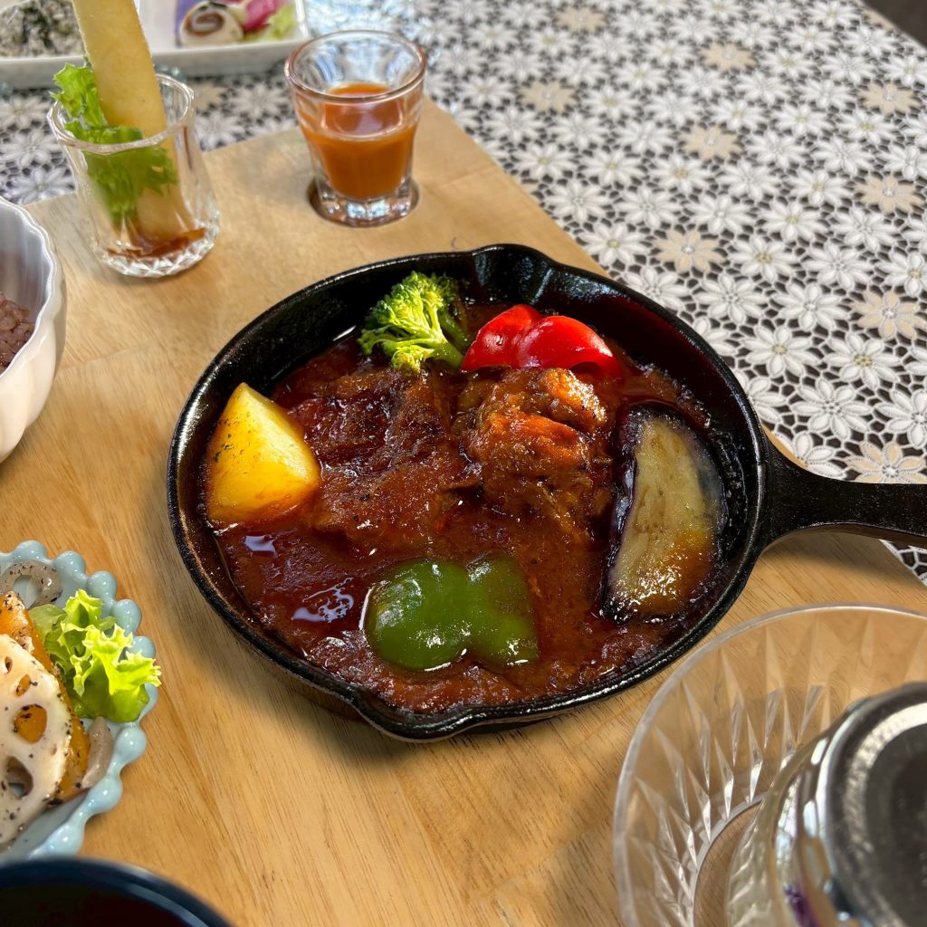 嘉数ゆりオススメ！前菜からデザートまでコース料理が楽しめるカフェ『Cafe Berryberry2（カフェ ベリーベリー2）』｜南城市佐敷