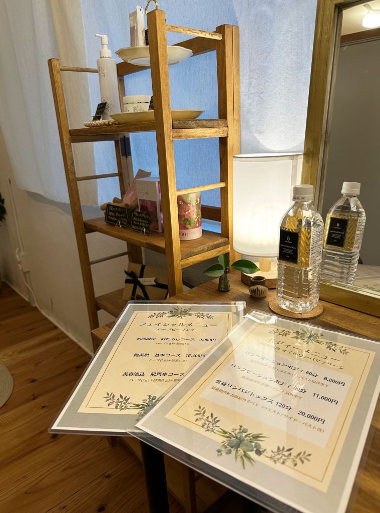 路地裏の隠れ家サロン『Lily beauty salon』で極上リンパマッサージ｜那覇市壺屋 /CELEBRATIONS maki