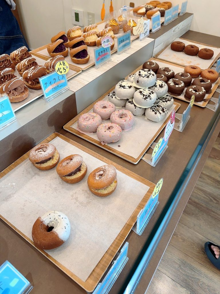 嘉数ゆりオススメ！個性的で可愛くて、サクフワ食感が美味しい『オロクドーナツ』｜那覇市鏡原町