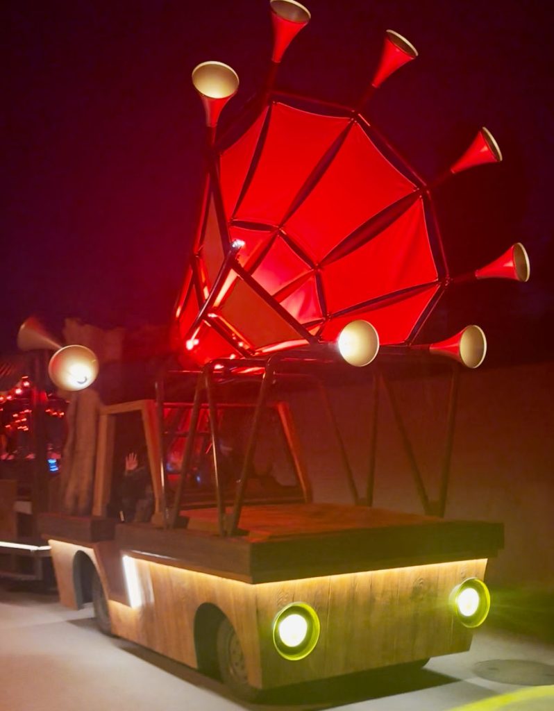 嘉数ゆりオススメ！『JUNGLIA OKINAWA（ジャングリア沖縄）』は夜も大興奮！｜国頭郡今帰仁村