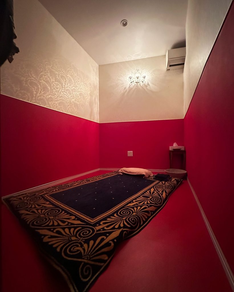 カフェ＆リラクゼーションサロン『AMAMA okinawa』でタイ古式マッサージを堪能｜那覇市松山 /CELEBRATIONS maki