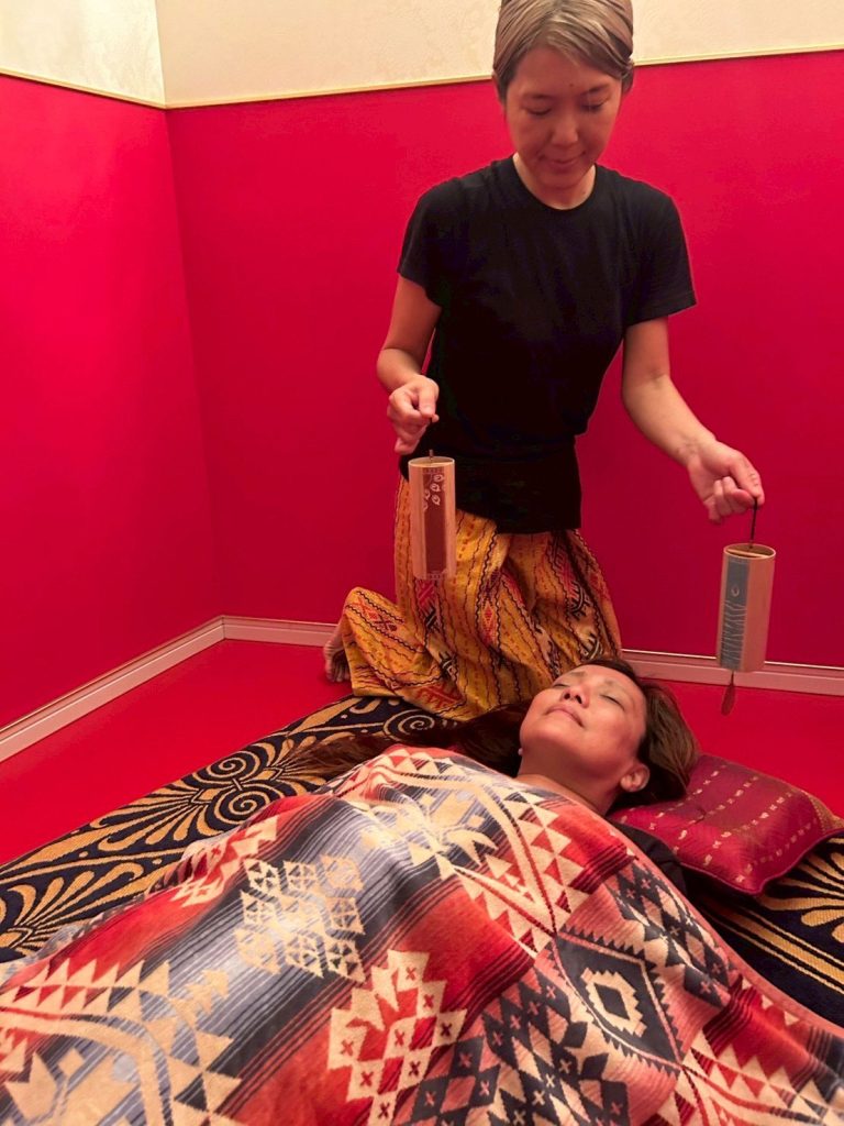 カフェ＆リラクゼーションサロン『AMAMA okinawa』でタイ古式マッサージを堪能｜那覇市松山 /CELEBRATIONS maki