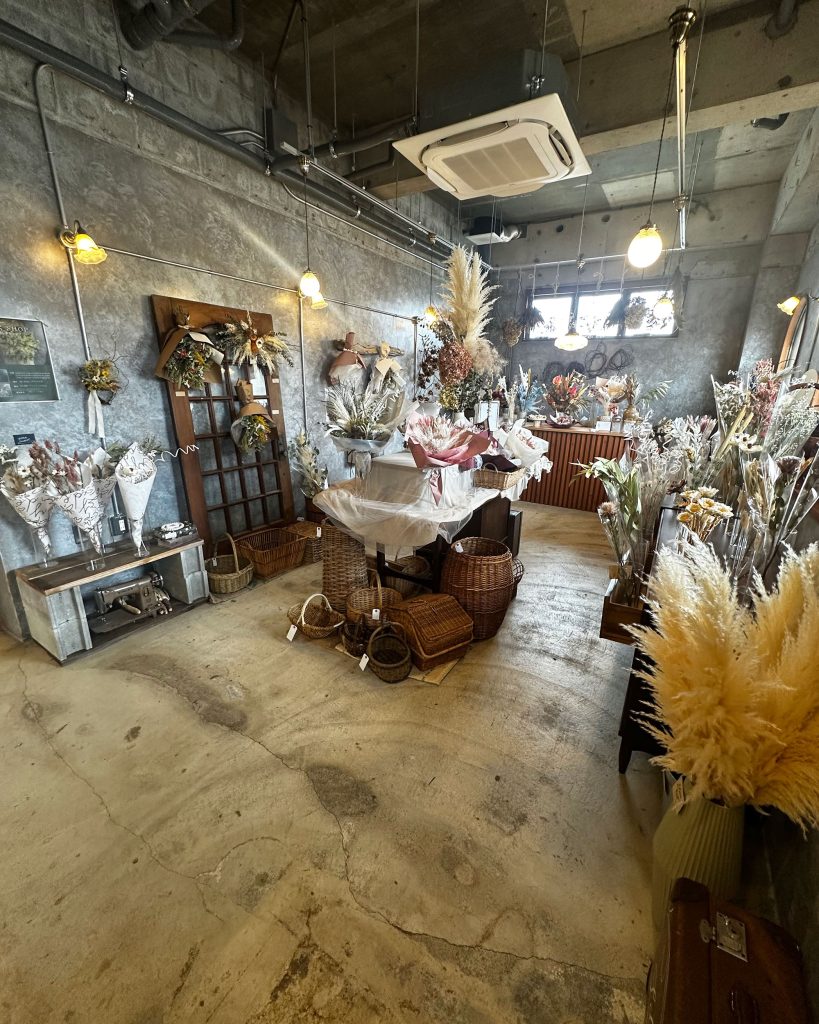 嘉数ゆりオススメ！お洒落で華やかなドライフラワー専門店『lily ronde（リリーロンド）』｜沖縄市美原