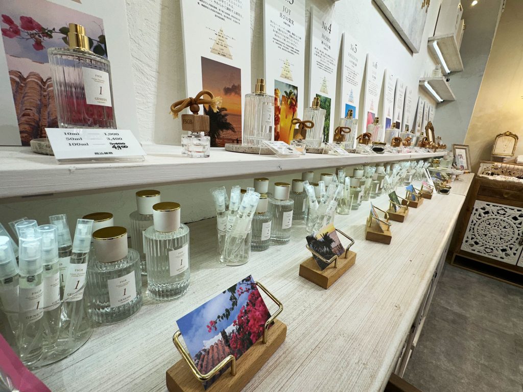 沖縄の自然と数秘術から生まれた開運フレグランス『FSGB沖縄香水』アメリカンビレッジ店｜中頭郡北谷町美浜 /CELEBRATIONS maki