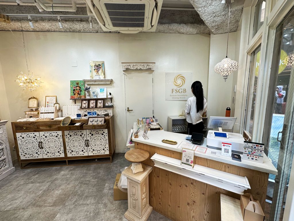 沖縄の自然と数秘術から生まれた開運フレグランス『FSGB沖縄香水』アメリカンビレッジ店｜中頭郡北谷町美浜 /CELEBRATIONS maki