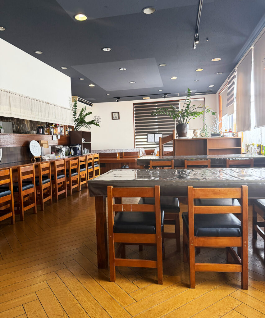 嘉数ゆりオススメ!ランチフルコースがお得&大満足『Bistro Grand Chariot(ビストロ グランシャリオ)』|沖縄市泡瀬